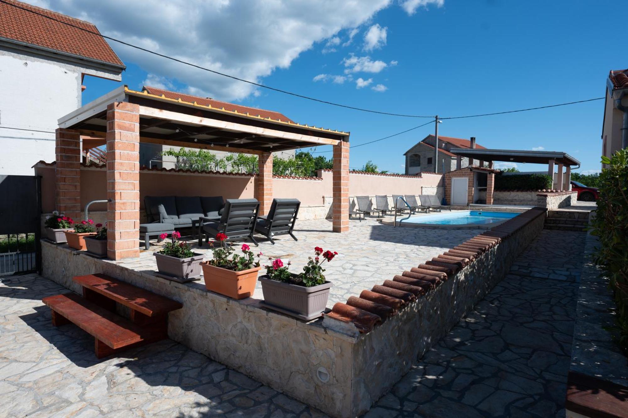 Holiday Home Luka Pridraga Exterior photo